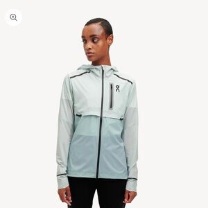 On Running weather jacket